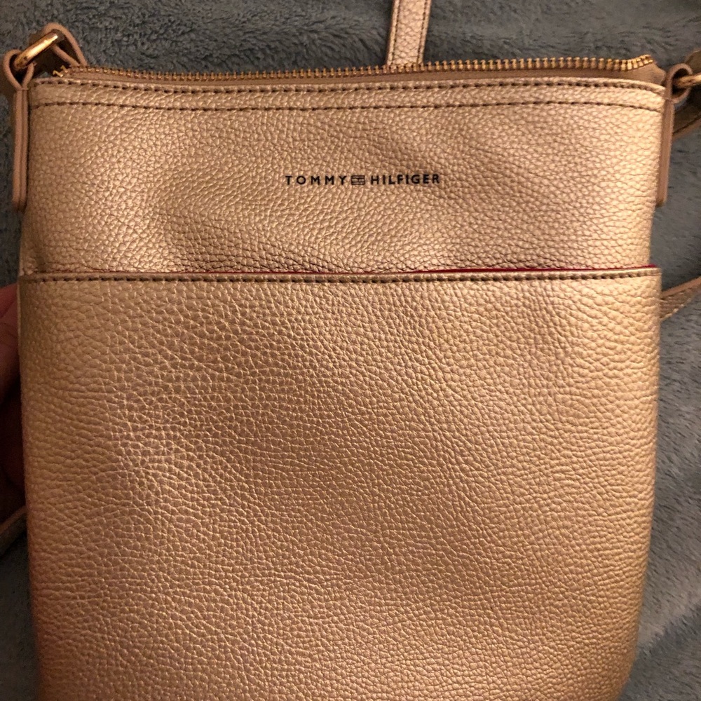 tommy hilfiger gold crossbody bag